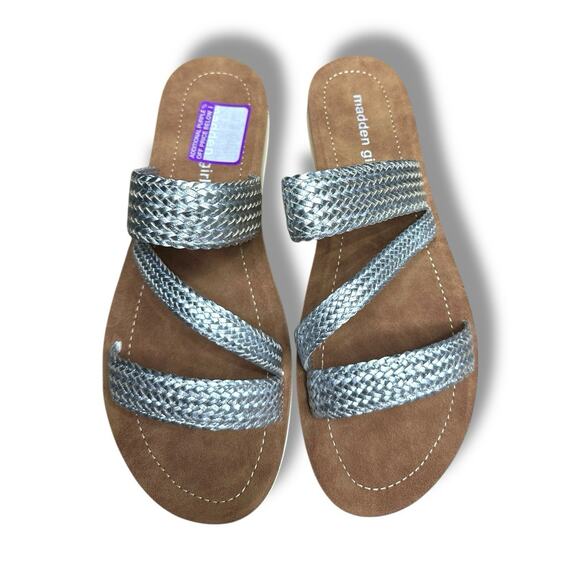 New Madden Girl Sandals Women’s Press Flat Metallic Silver Braid Slides Sz 10 - Picture 12 of 14
